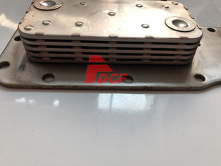 4D102 น้ำมันคูลเลอร์ฝาครอบ Core 6732-61-2110 สำหรับชิ้นส่วนเครื่องยนต์ดีเซลรถขุด PC120-6