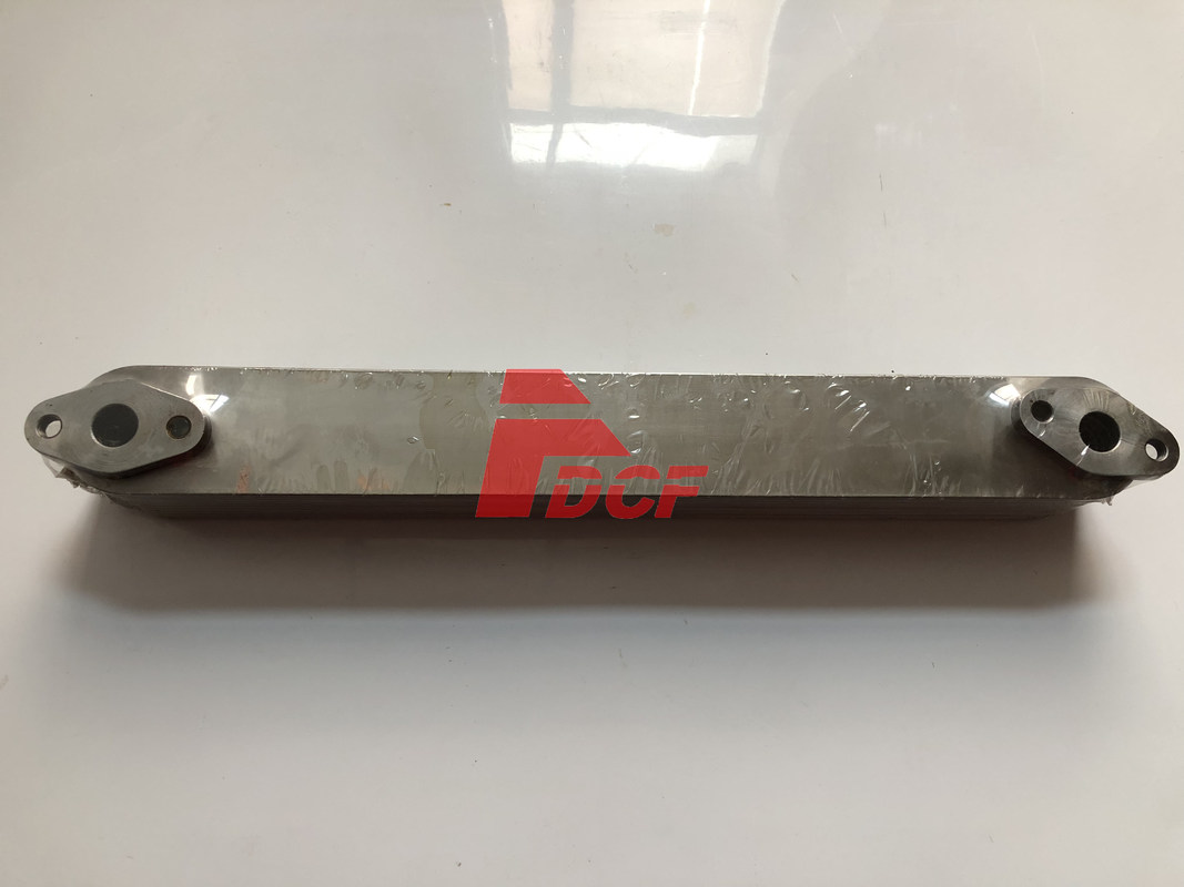 S6D155 10P 600-651-1161 หัวเครื่องเย็นน้ํามันสําหรับเครื่องขุด